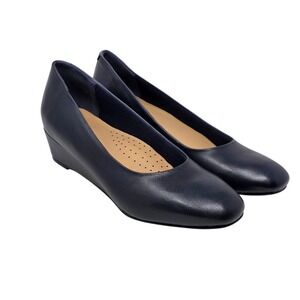Trotters Navy Blue Leather Wedge Pumps Women 9.5 Narrow Low Heel Comfort shoes